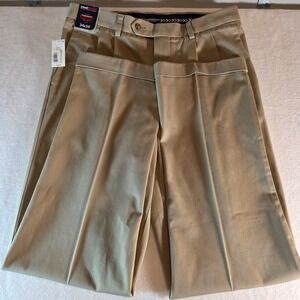 Roundtree & Yorke Men's TravelSmart Pleated Khaki Pants 34x34‎ NWT CoreComfort
